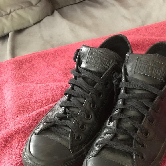 mens black leather chuck taylors